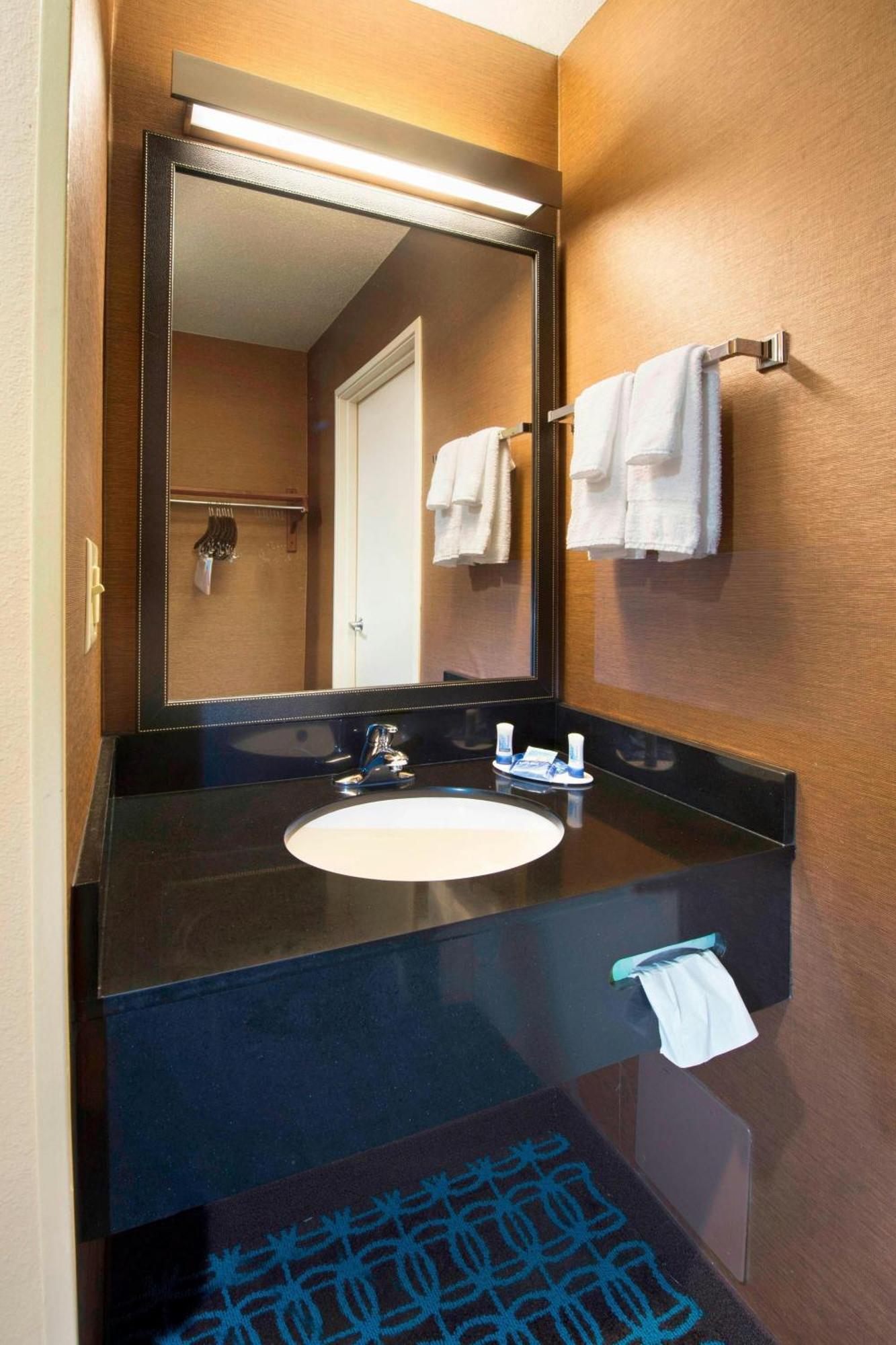 Fairfield Inn Huntsville Bagian luar foto