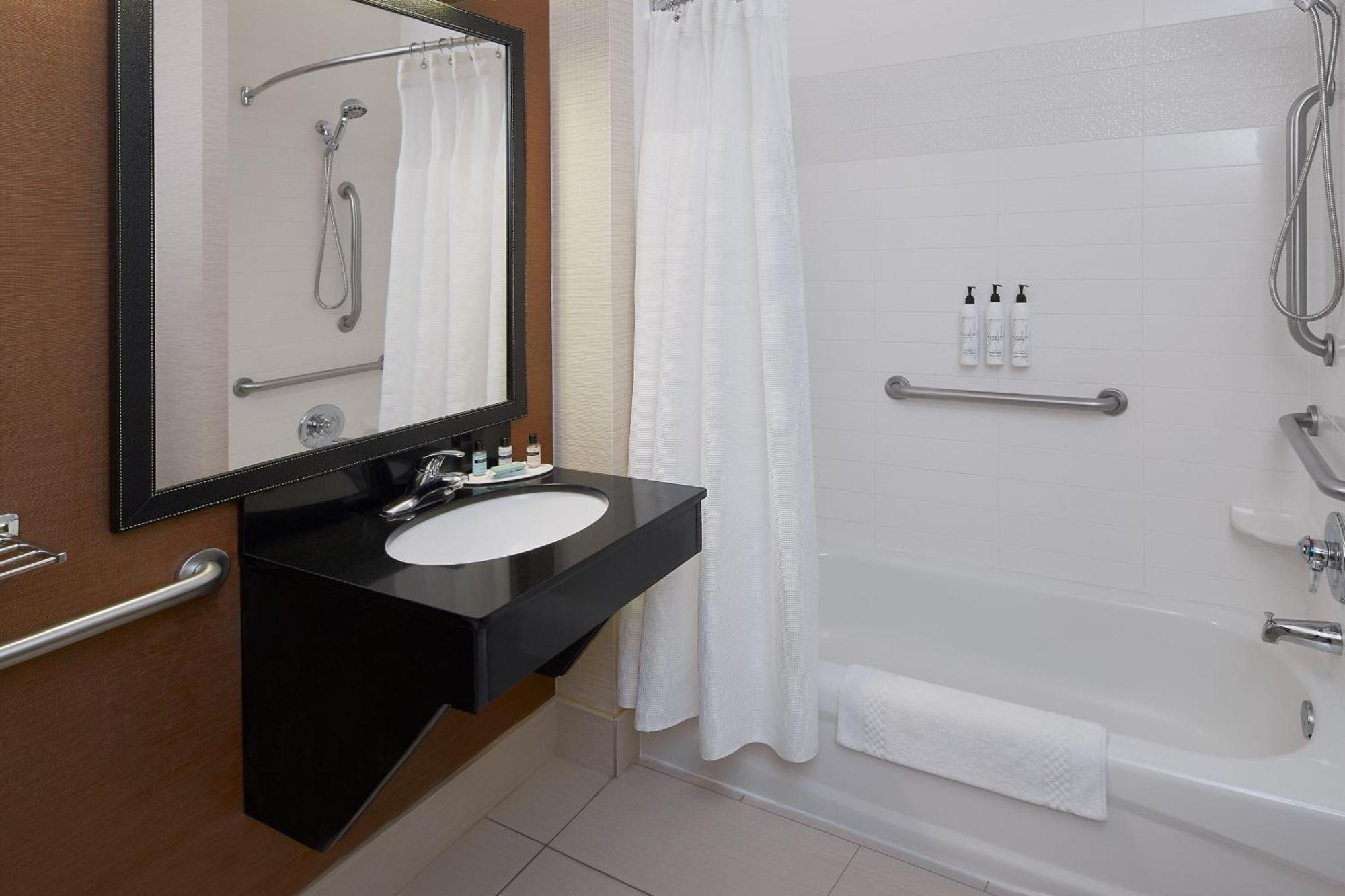 Fairfield Inn Huntsville Bagian luar foto